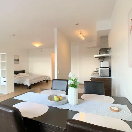 8th Floor City View Apartment *